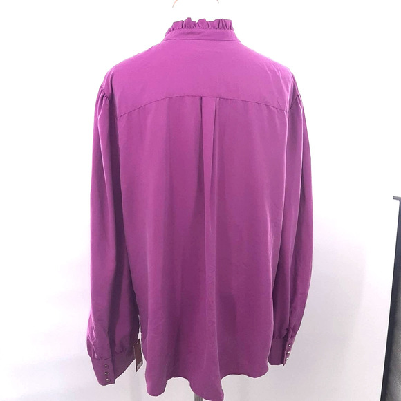 NWT Merona Beautiful fuchsia chambray button up top in XXL. - Picture 3 of 7